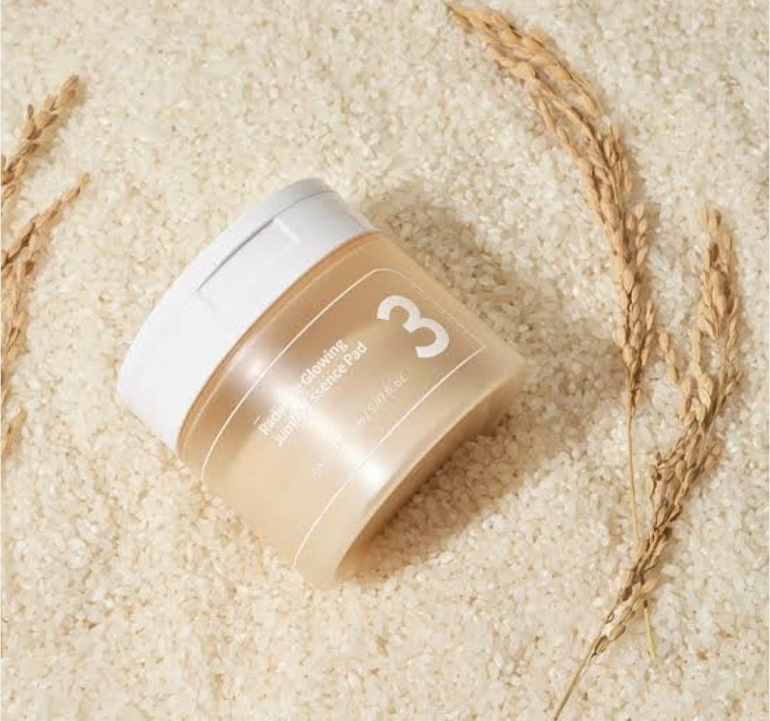 Numbuzin – No.3 Radiance Glowing Jumbo Essence 70pads